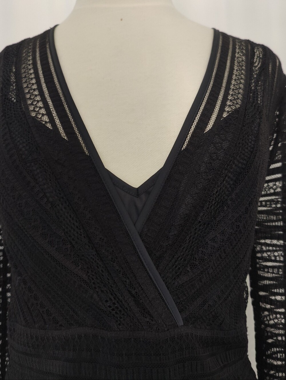 BCBG Maxazria Dress S Black Lace Cocktail Art Deco Romantic Date Night Elegant - Picture 9 of 15